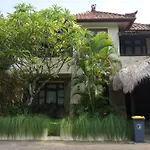 Kuta - 4Br Villa With Private Xl Pool